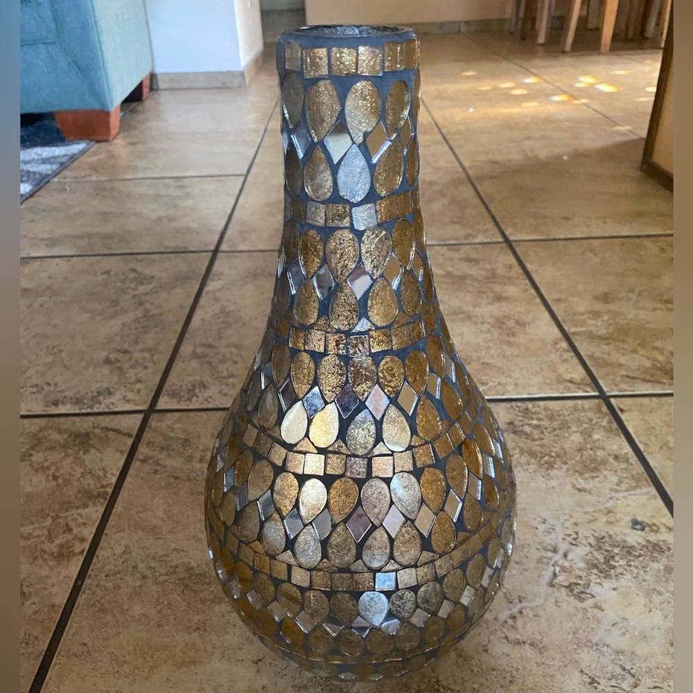 Sparkly vase